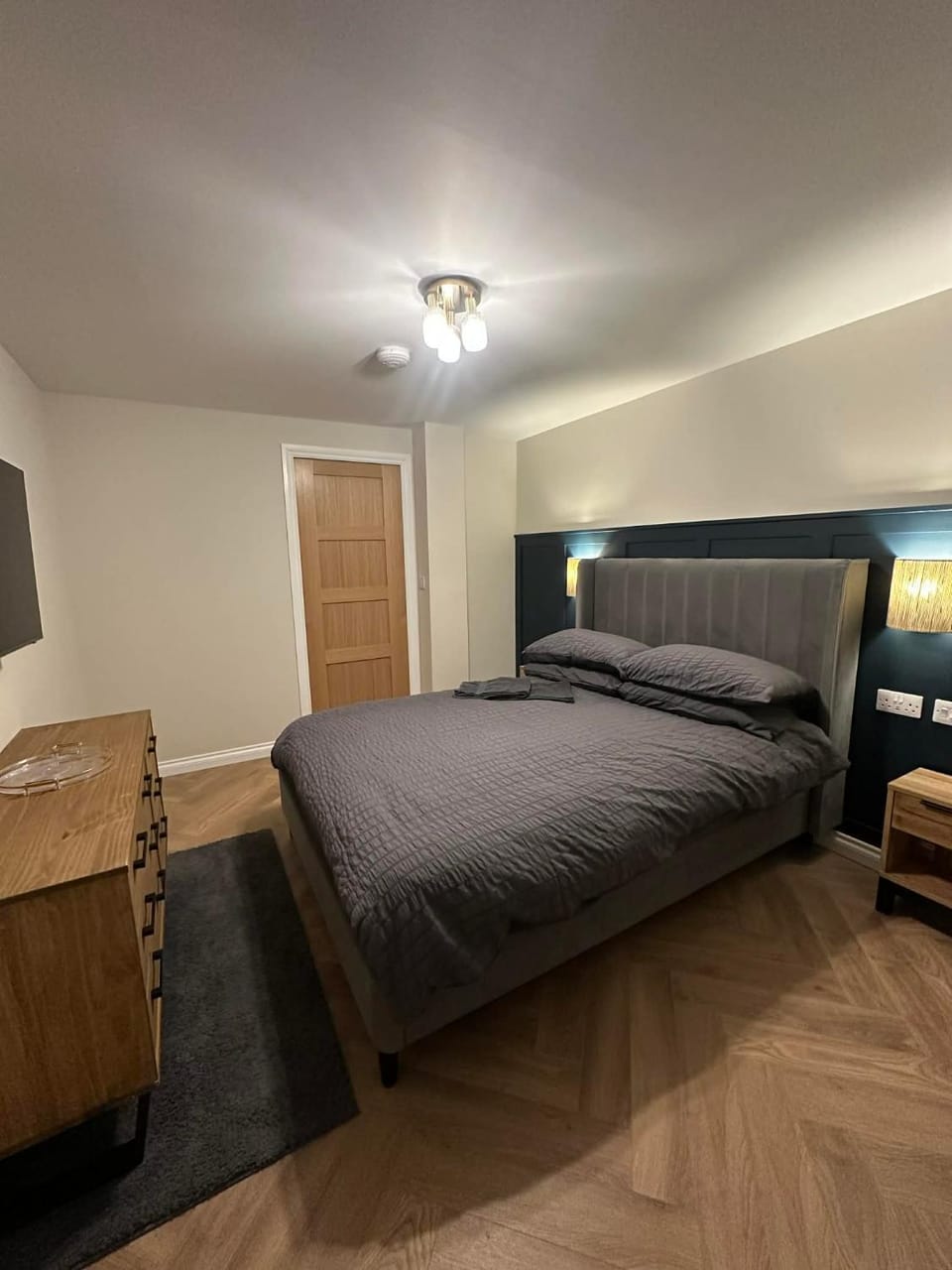 Stylish 1BR Apartment - Sleeps 4 - Parking & Pets - Coast Serviced Apartments - Enquire for Trade & Long Stays Apartment in Wick