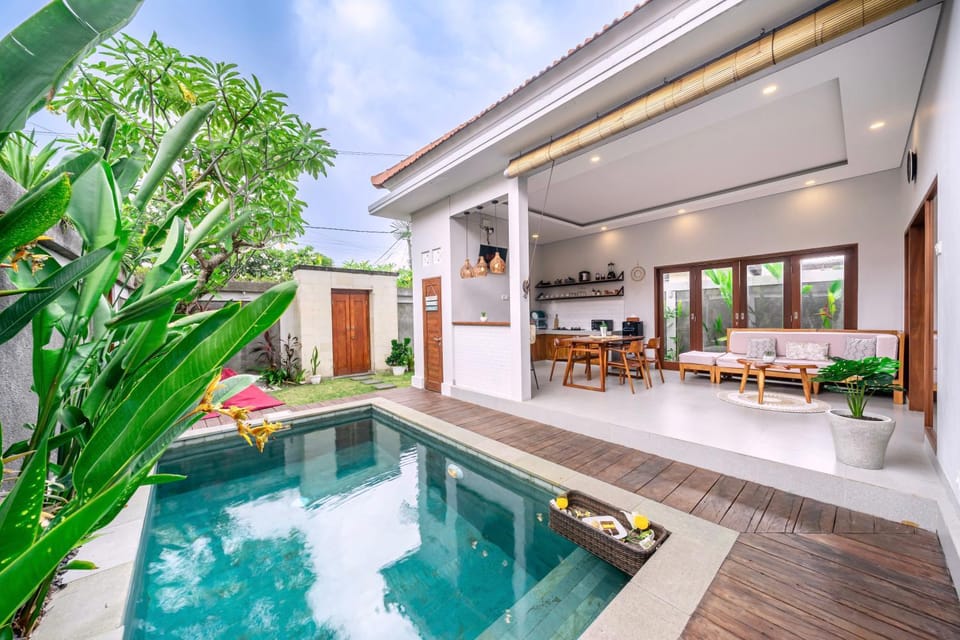Patio, Day, Garden, Dining area, Garden view, Pool view, Swimming pool