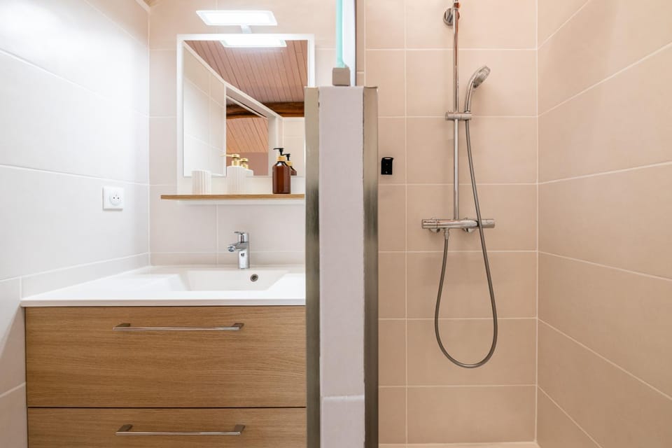 Shower, Bathroom