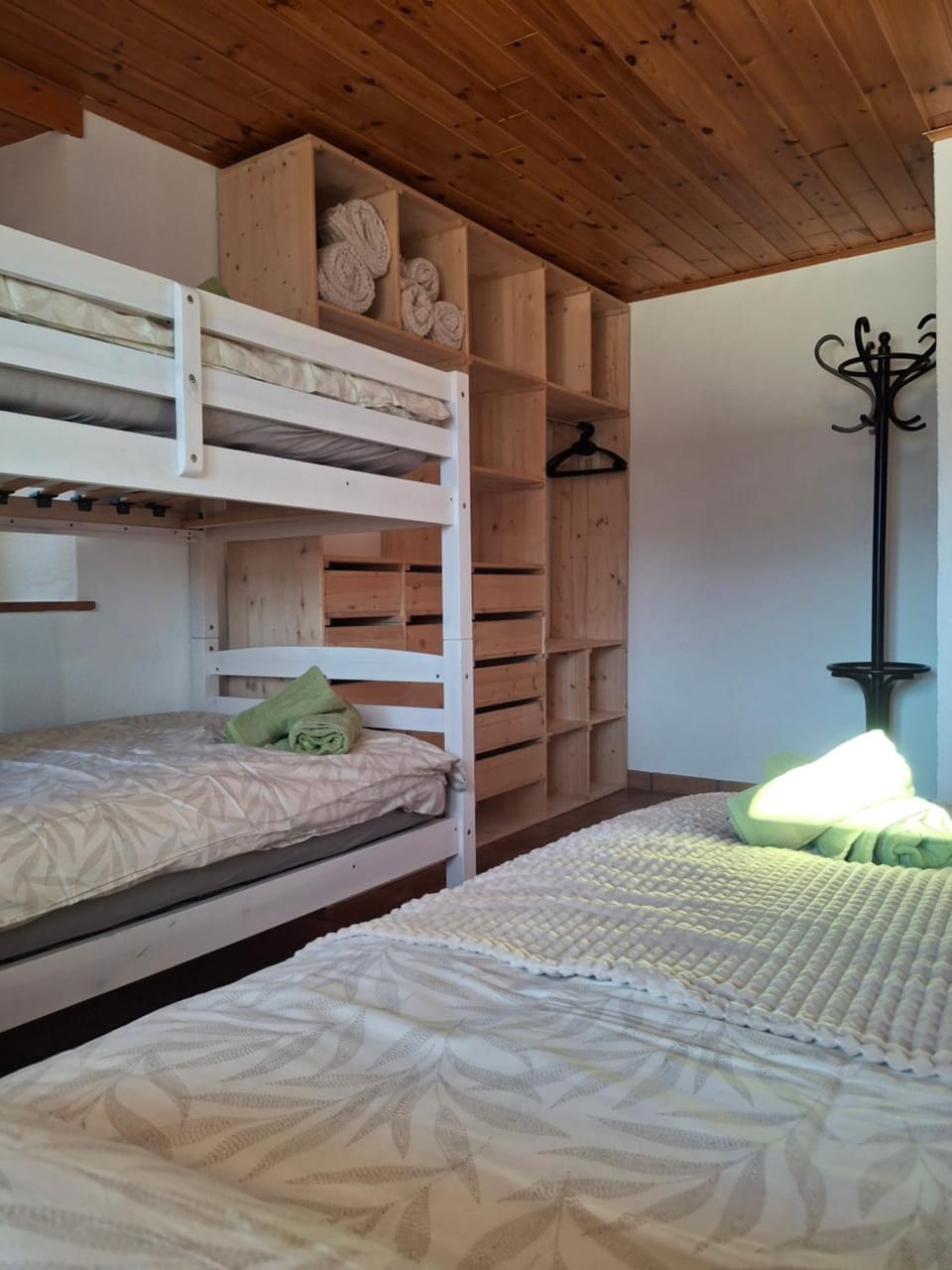 Bed, Photo of the whole room, Bedroom, bunk bed