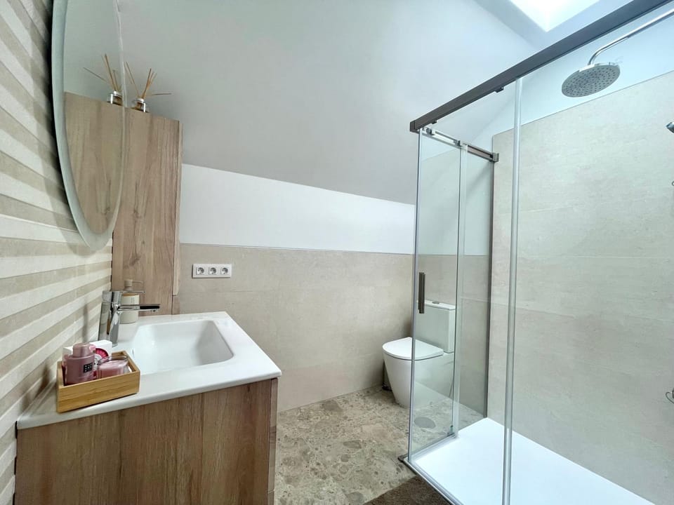 Shower, Toilet, Bathroom