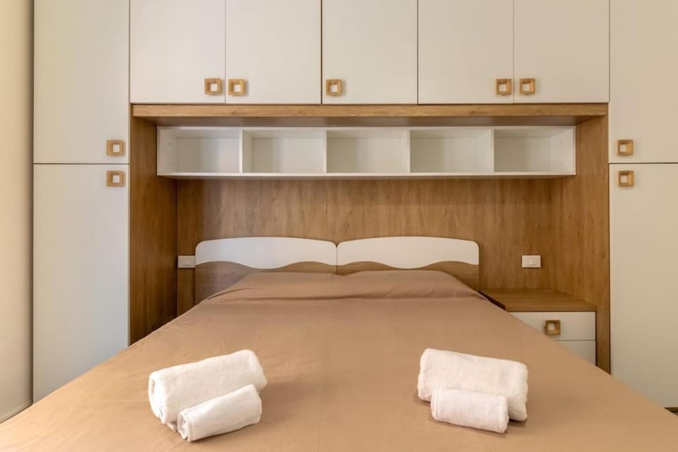 Bed, Photo of the whole room, Bedroom, towels, wardrobe