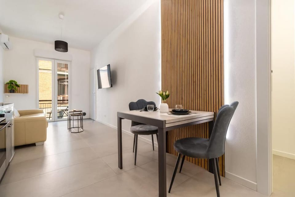 TV and multimedia, Living room, Seating area, Dining area