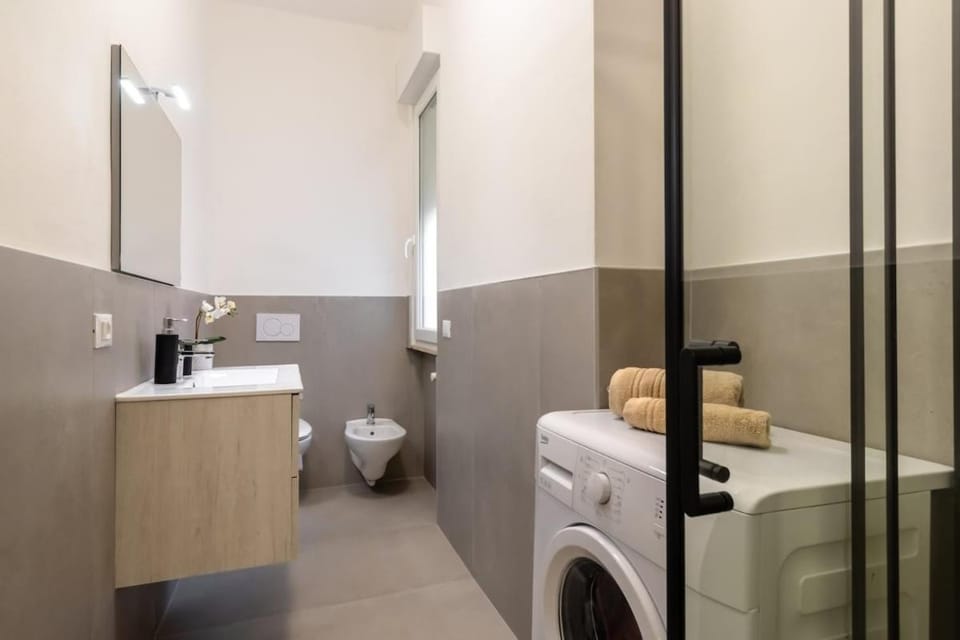 Shower, Toilet, Bathroom, washing machine