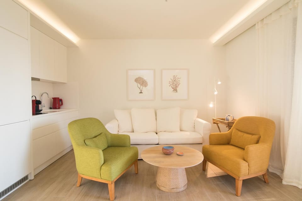 Living room, kitchen