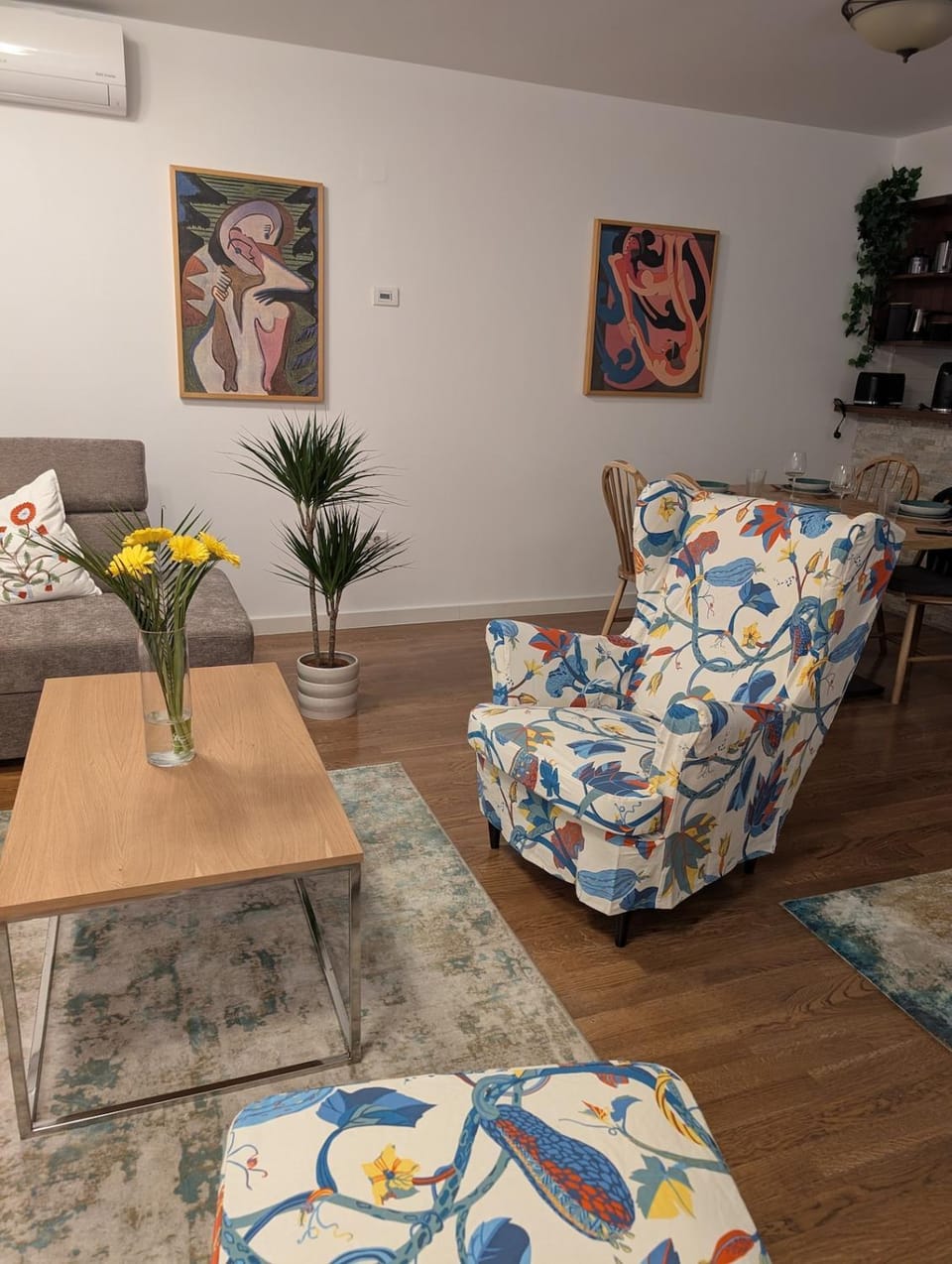 Living room, Dining area