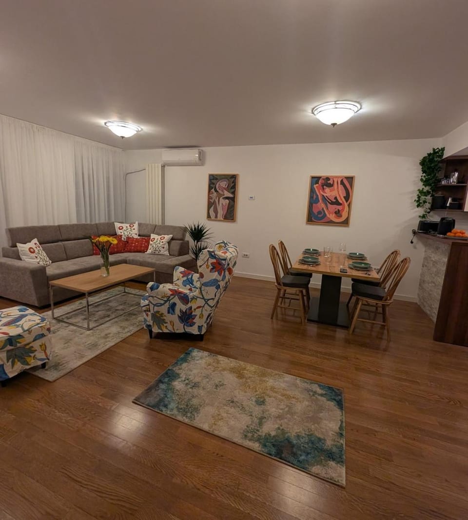 Living room, Dining area