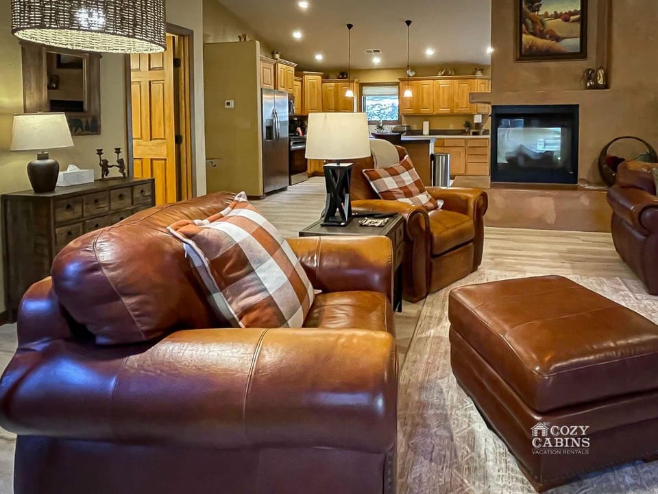 Mountain Home Vibes Three Bedroom One Level House in Ruidoso