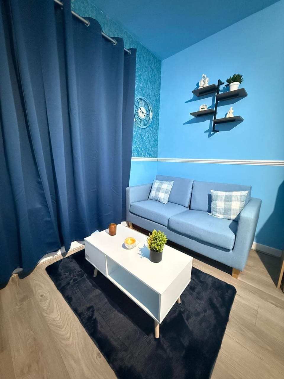 Living room, Seating area
