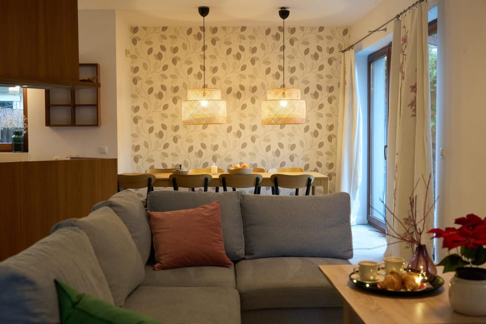 Living room, Seating area, Dining area