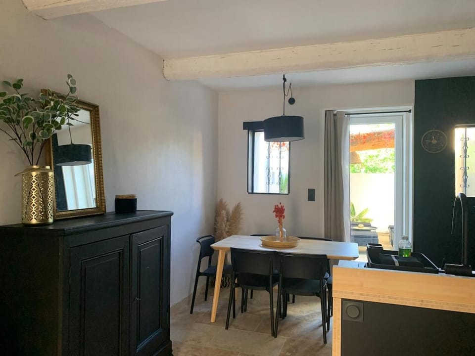 Le patio des Arenes Maison Cosy Beziers House in Béziers