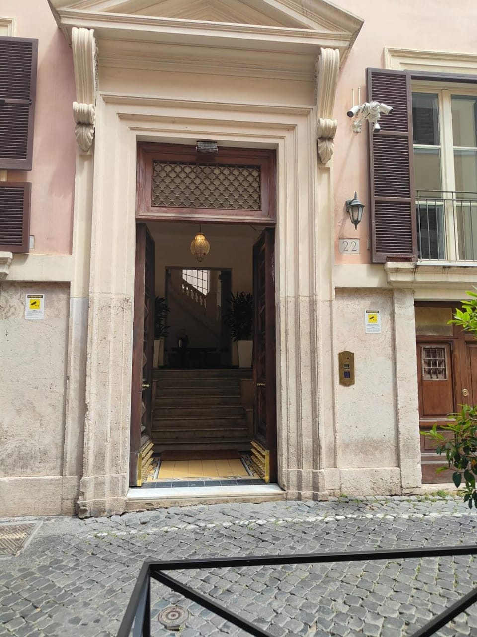 Facade/entrance