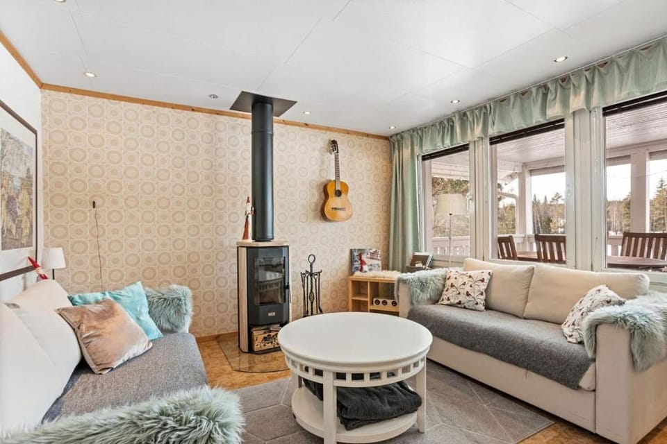 Lakeside Home near Kungsberget with a lake view and own jetty, 4 bedrooms House in Sweden