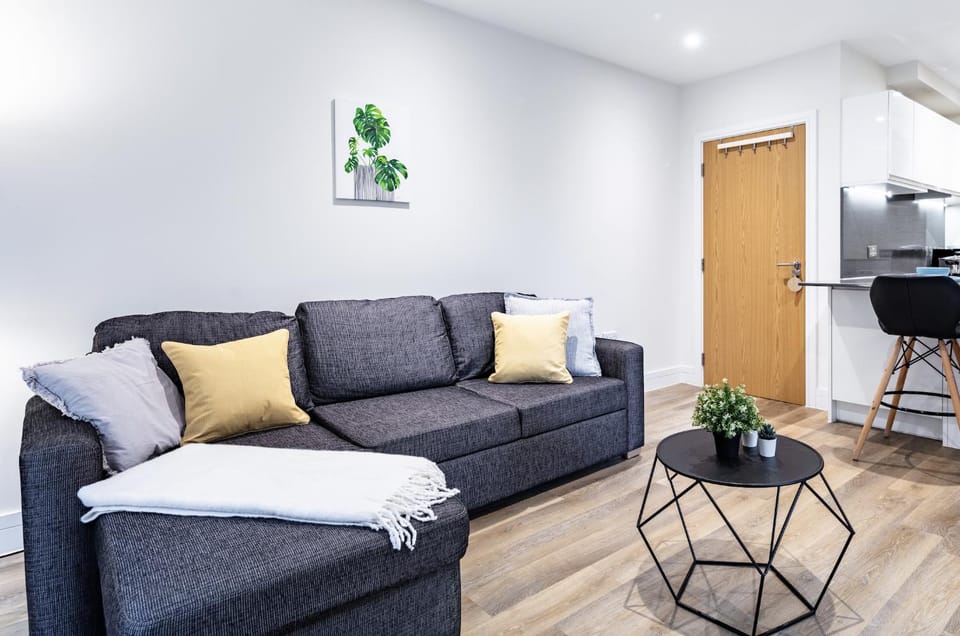 Modern 1-Bed Flat with Private Patio nr London Bridge Apartment in London Borough of Southwark