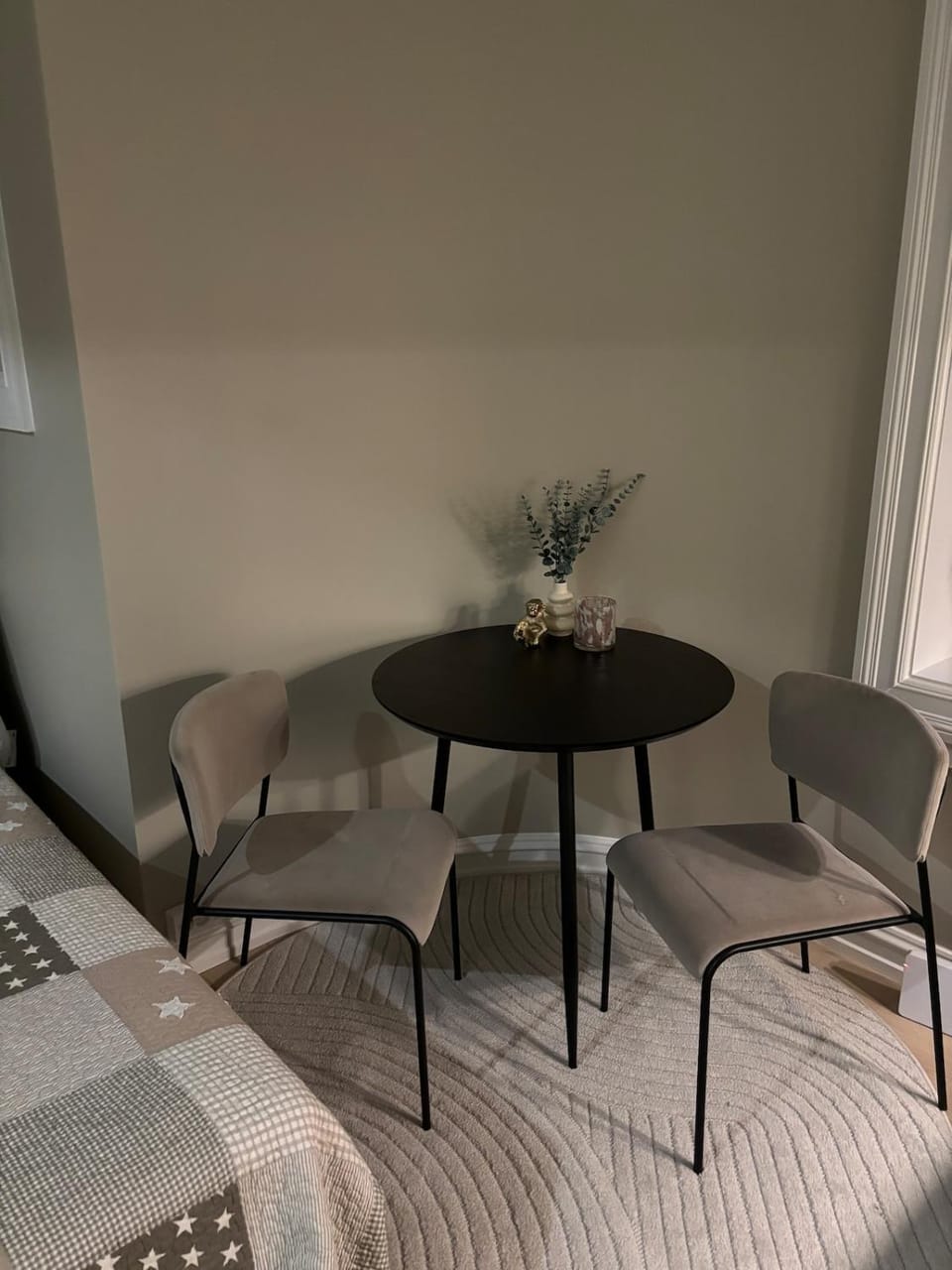 Newly Renovated Classic studio by Solli Plass Apartment in Oslo