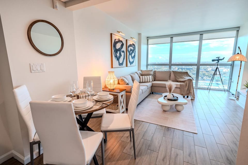 Living room, Dining area