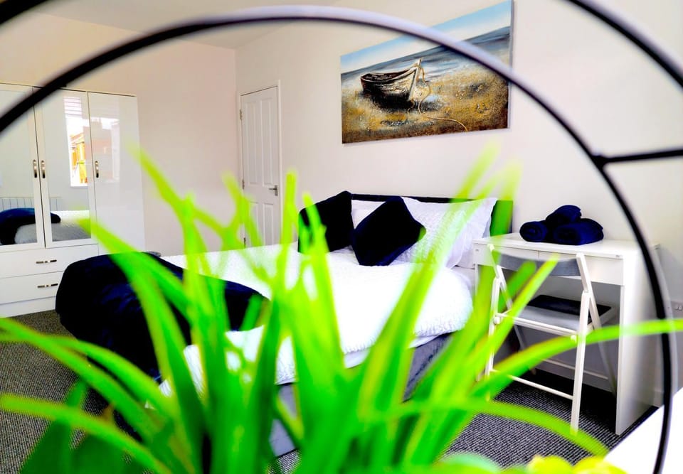 Bed, Photo of the whole room, Bedroom, towels, wardrobe