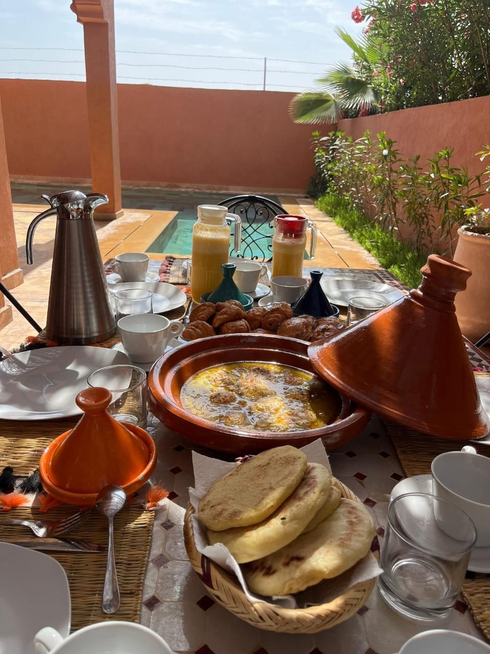 Patio, Food, Pool view, Breakfast