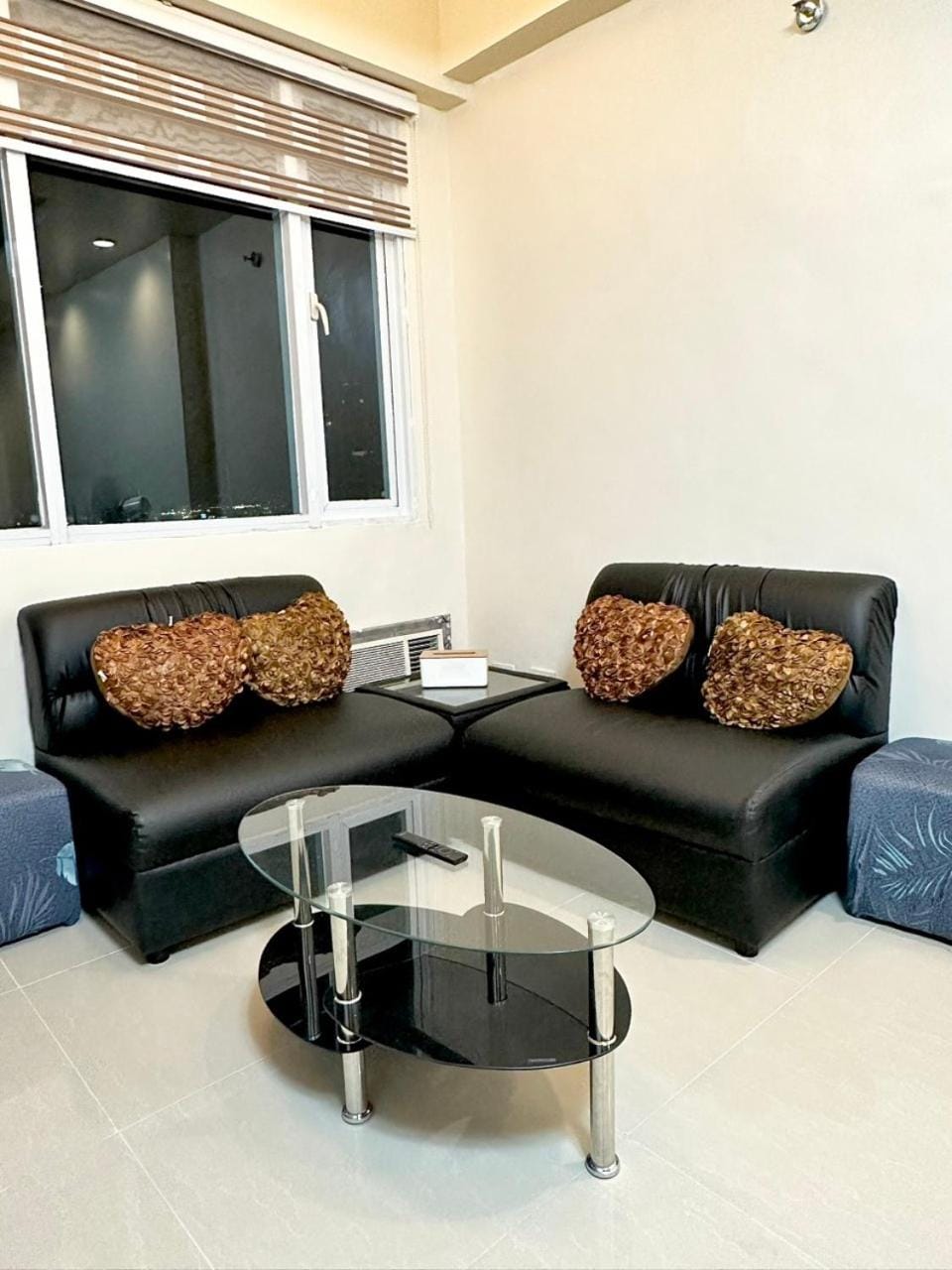 Living room, Seating area, Family