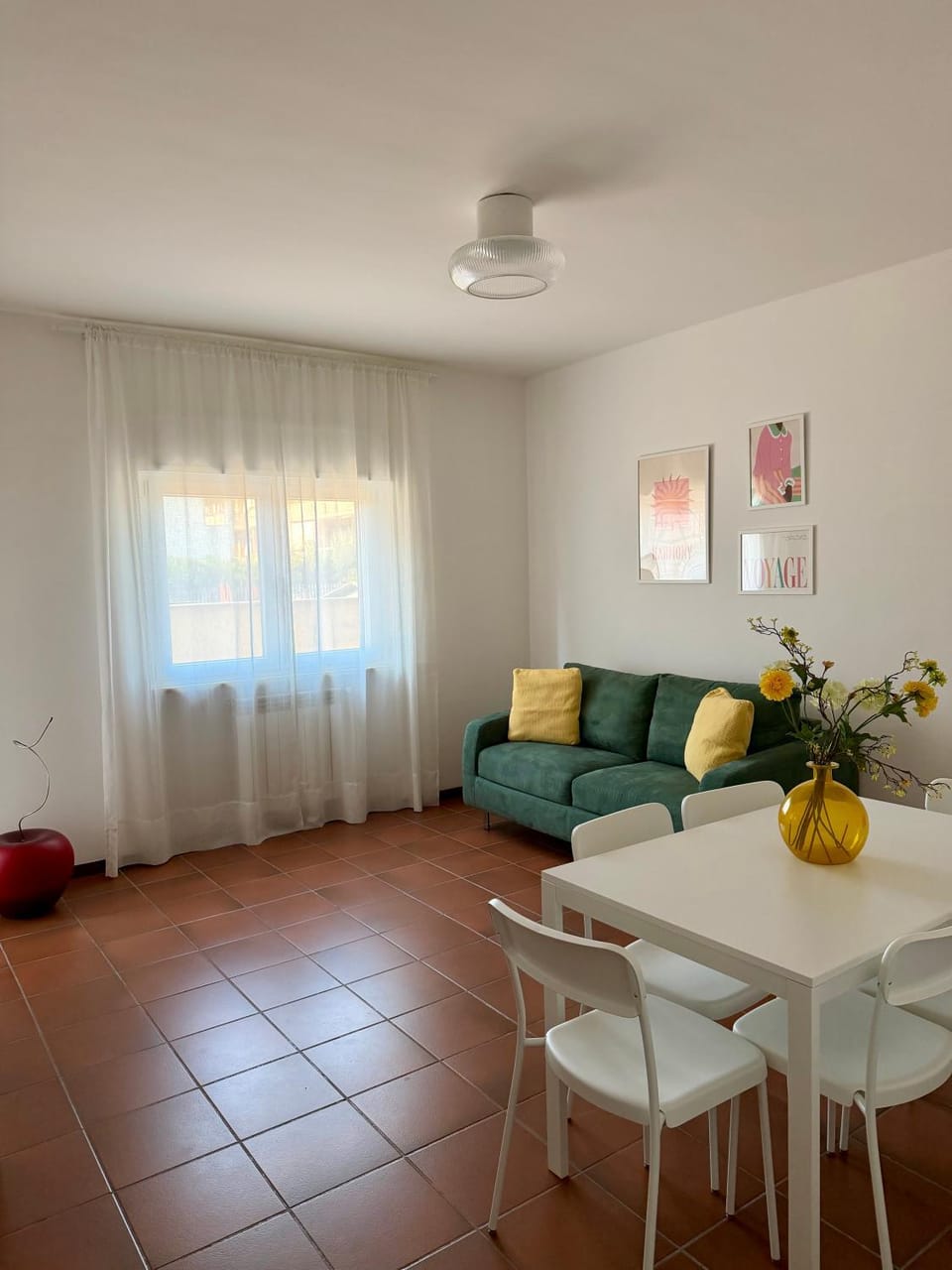 Living room, Dining area