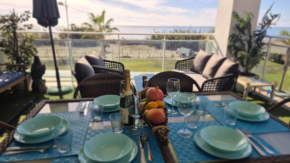 Day, Natural landscape, Balcony/Terrace, Food, Sea view