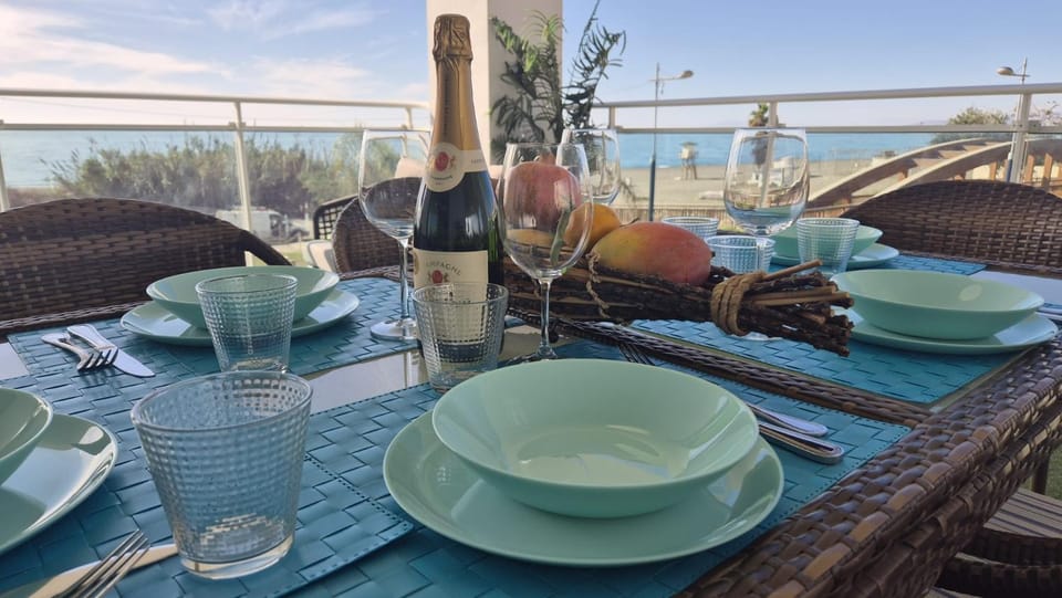 Natural landscape, Balcony/Terrace, Sea view