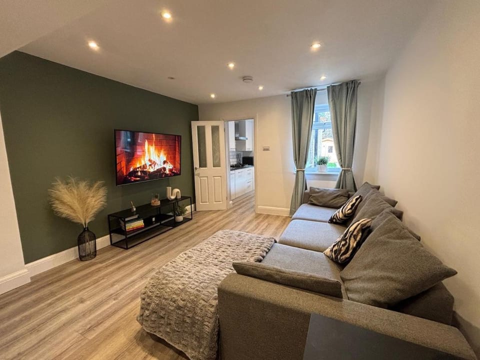 Communal lounge/ TV room, TV and multimedia, Living room