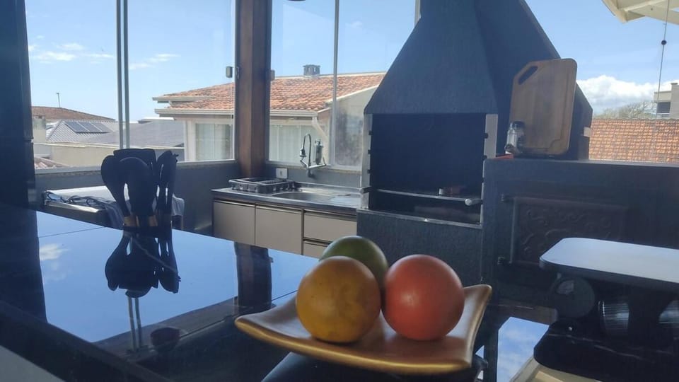 Sobrado Inteiro pé na areia em Itapoá! House in State of Santa Catarina