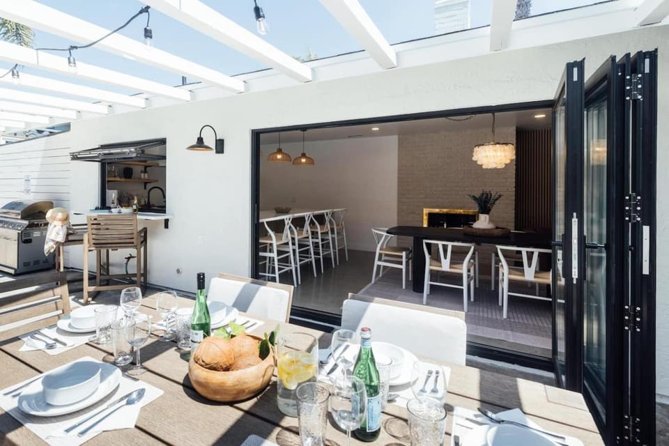 Palm Grove Luxe King, Wet Room & Chefs Kitchen House in Carlsbad