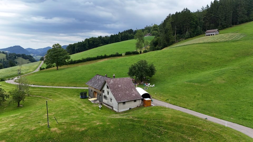 Property building, Day