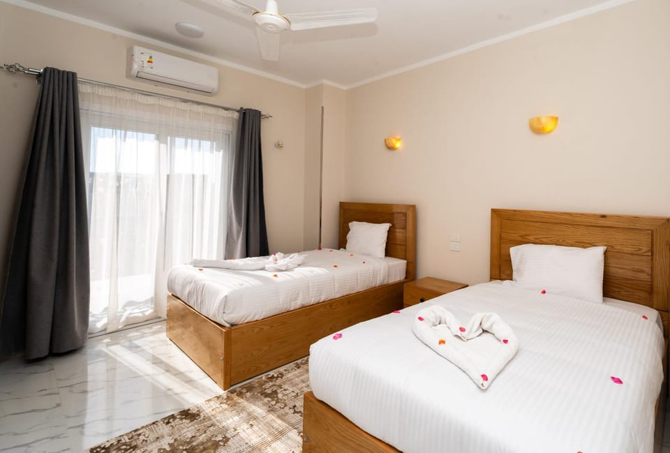 Bed, Bedroom, air conditioner