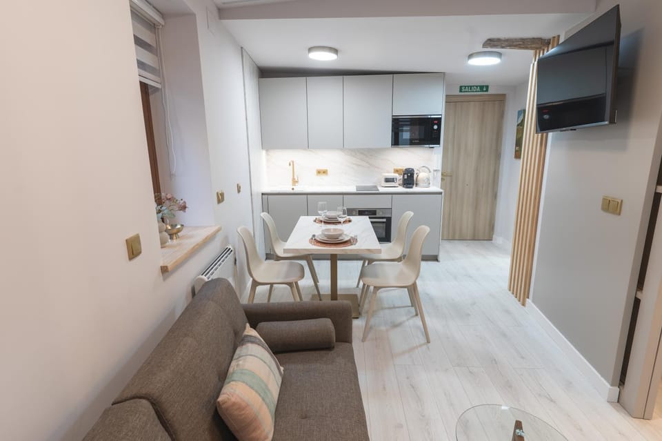TV and multimedia, Kitchen or kitchenette, Living room, Photo of the whole room, Seating area, Dining area, minibar