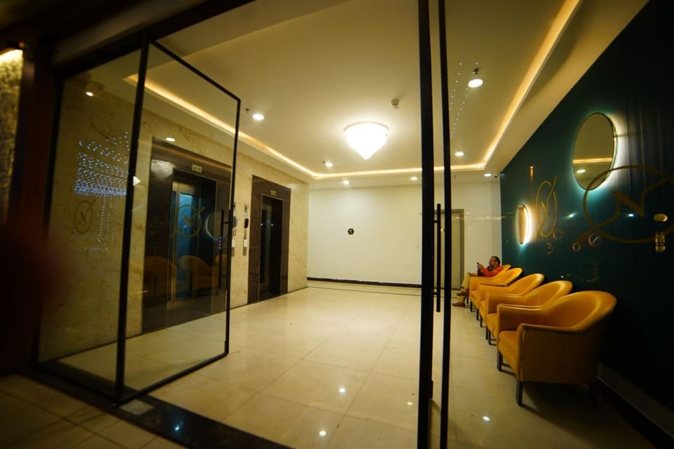 Lux 1bhk with balcony Apartment in Noida