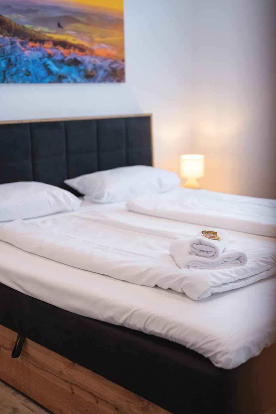 Bed, Photo of the whole room, Bedroom, towels