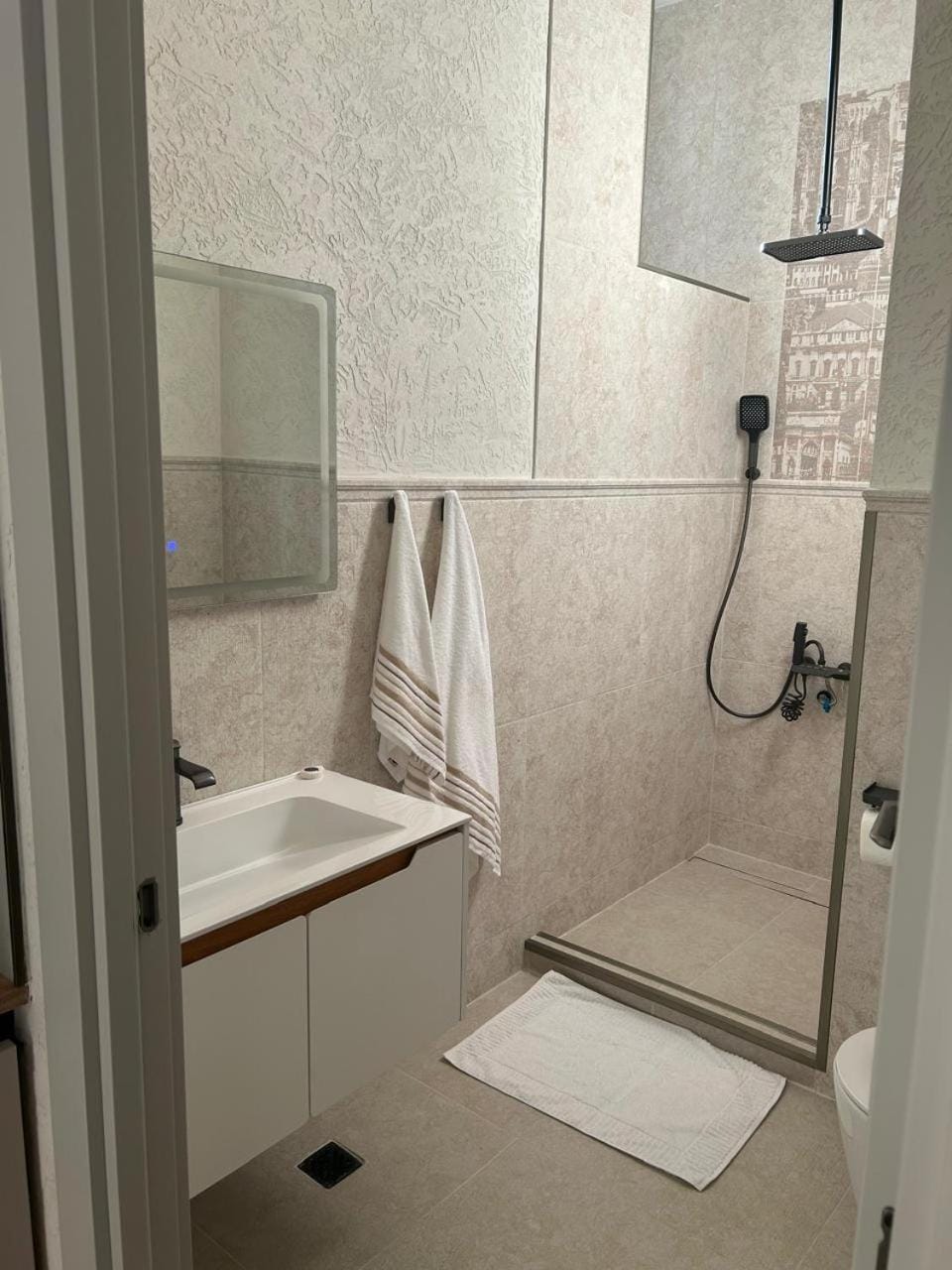Shower, Bathroom, Bath, towels
