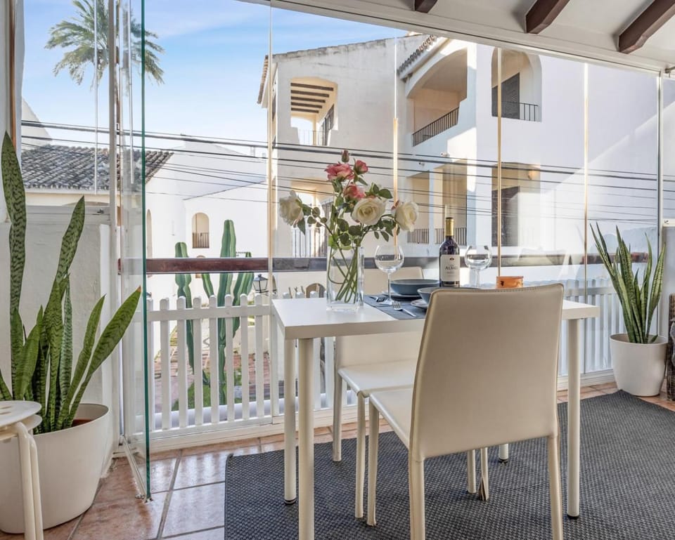 View (from property/room), Balcony/Terrace, Dining area