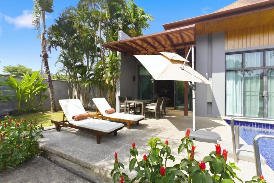 Patio, Seating area, Swimming pool, sunbed
