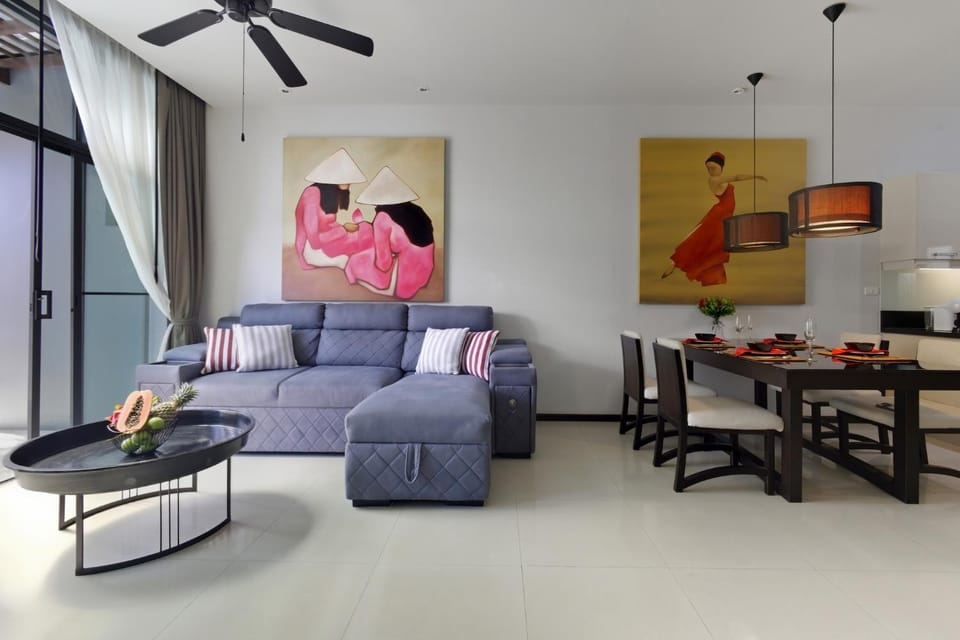 Living room, Seating area, Dining area
