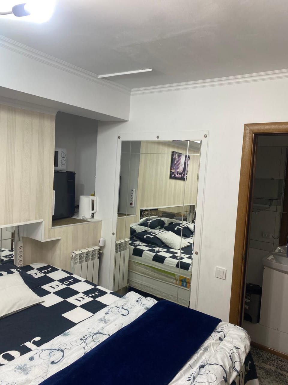 King Bed Central Hotel Bed and Breakfast in Chișinău