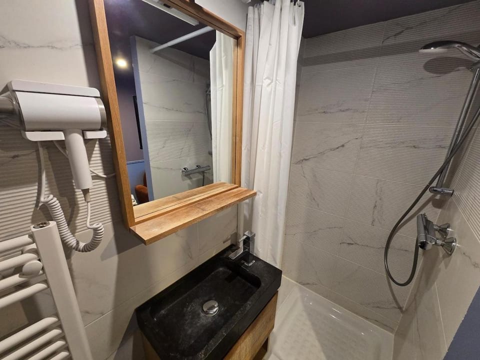 5G-Studio tout équipé avec chambre proche Paris Apartment in Issy-les-Moulineaux