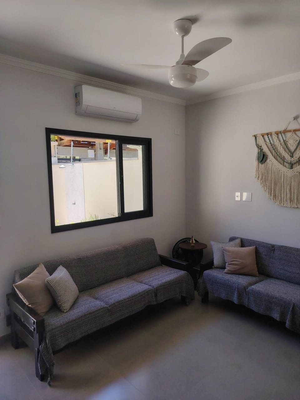 Living room, air conditioner