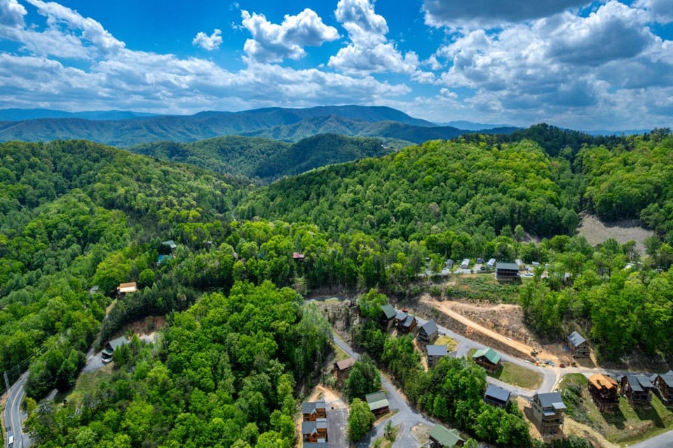 Spring, Day, Neighbourhood, Natural landscape, Bird's eye view, View (from property/room), View (from property/room), Decorative detail, Decorative detail, City view, City view, Mountain view, Mountain view