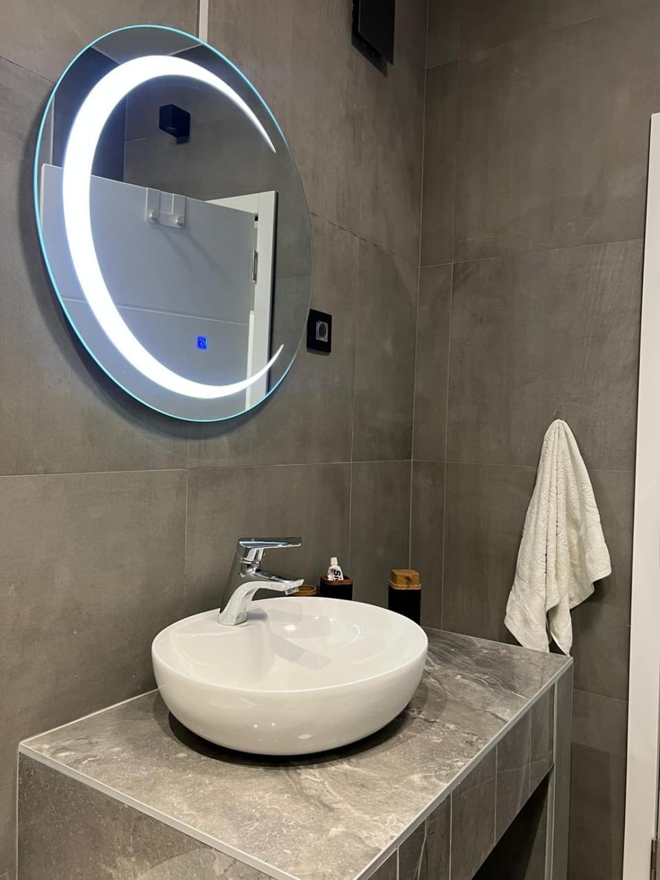 Tesla Lux Apartman Apartment in Belgrade