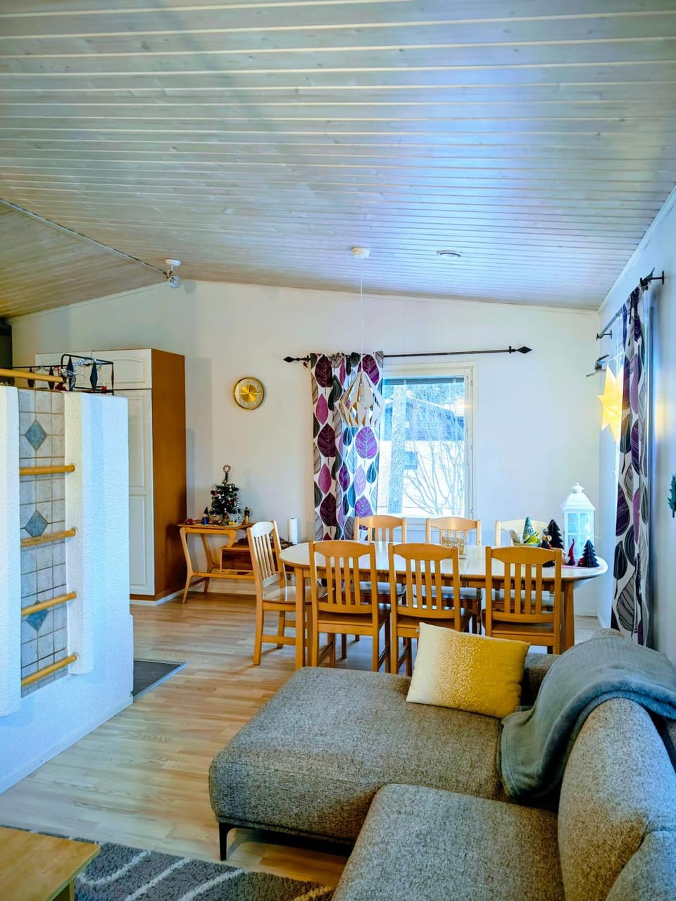 Seating area, Dining area