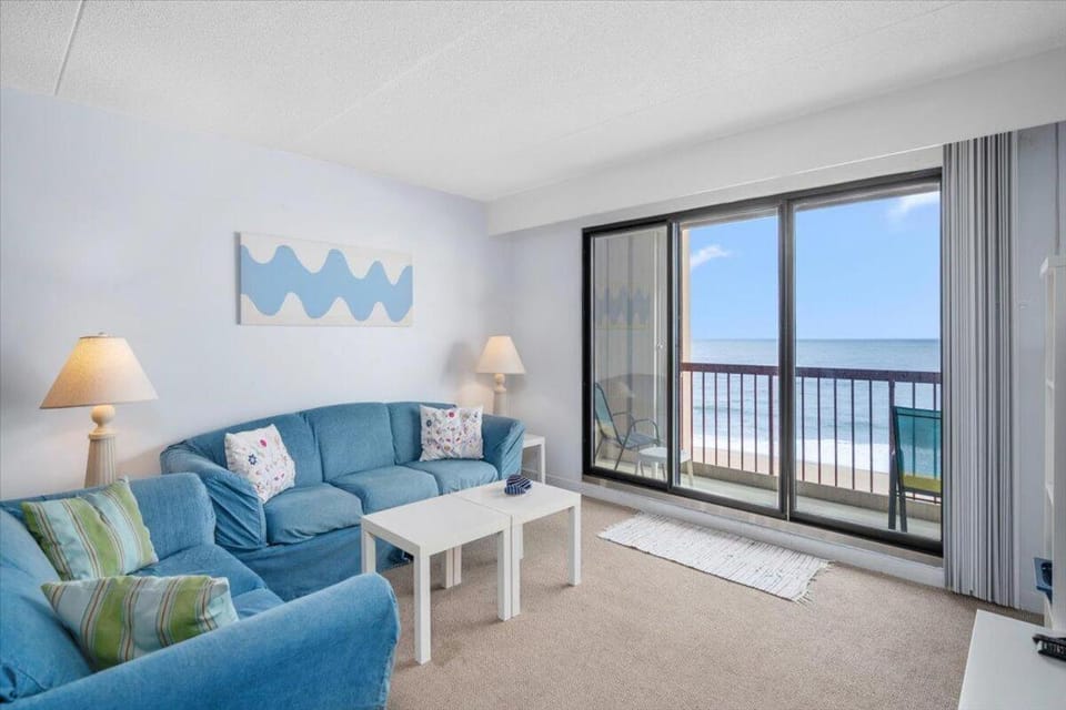 Rainbow - Oceanfront 2 Bedroom Condo with Outdoor Pool House in Ocean City
