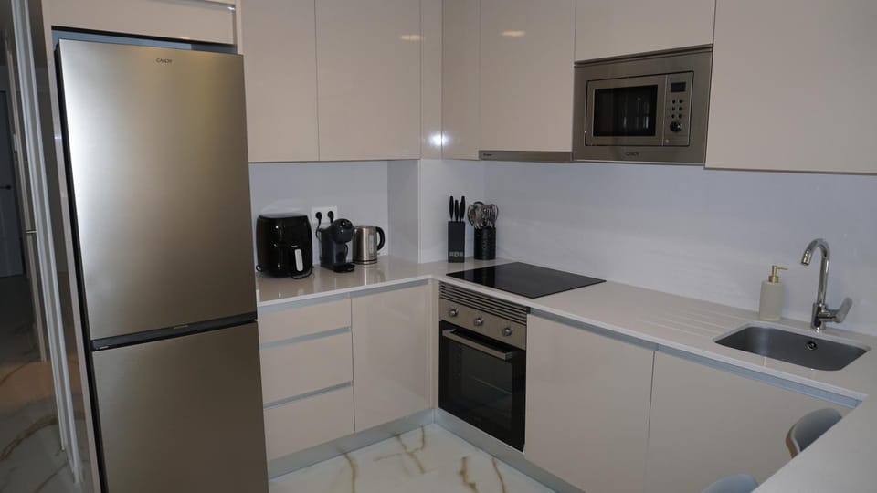 Coffee/tea facilities, Kitchen or kitchenette, dishwasher, microwave, oven, toaster