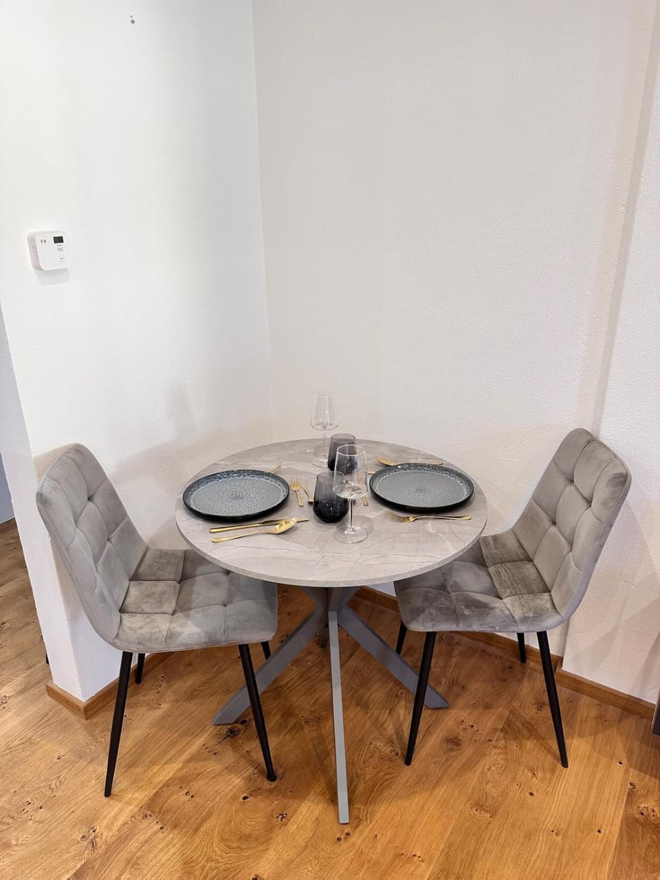 Seating area, Dining area