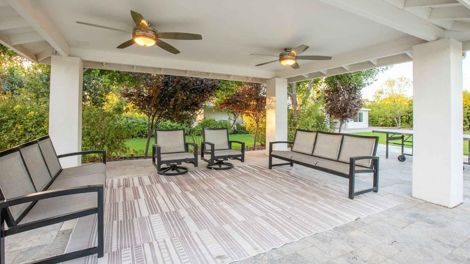 Garden, Seating area