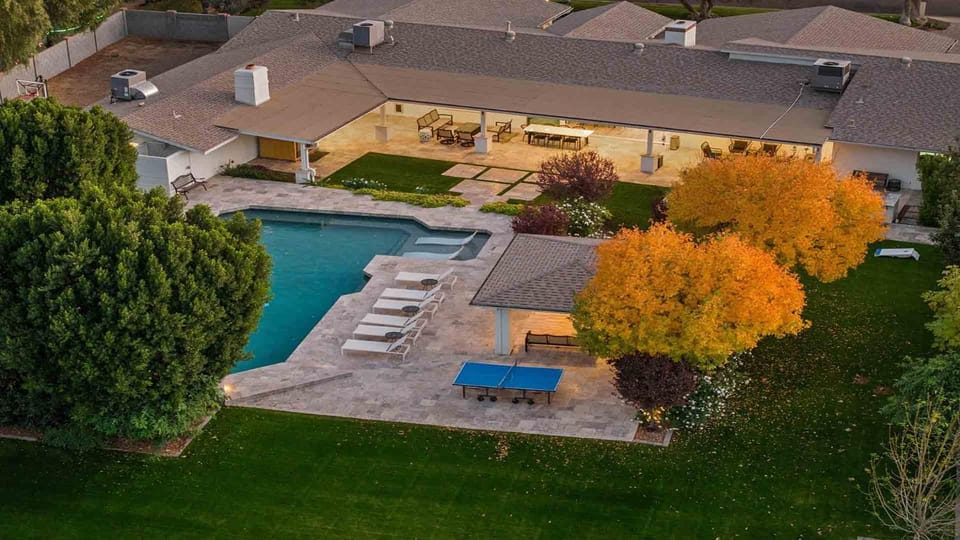 Property building, Bird's eye view, Pool view