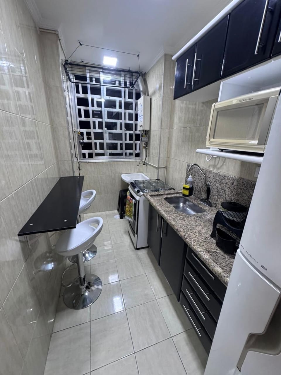 Kitchen or kitchenette, Dining area, oven, stove